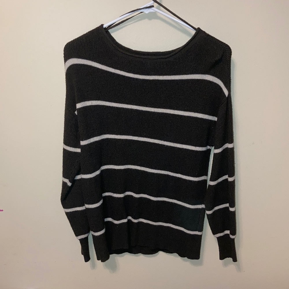 Sweater - Picture 1 of 4